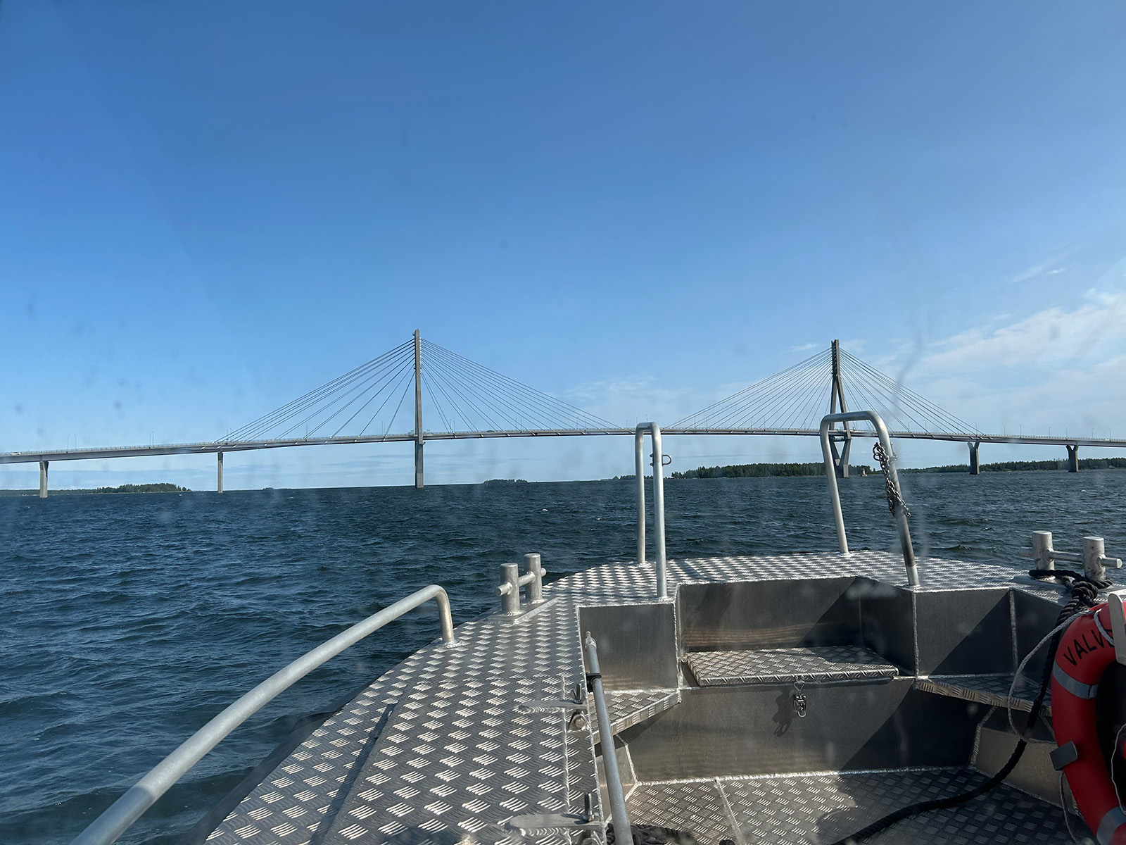 Vuonna 1997 valmistunut Raippaluodon silta Vaasan edustalla on vielä toistaiseksi Suomen pisin silta, kunnes Kruunuvuorensilta Helsingissä valmistuu.