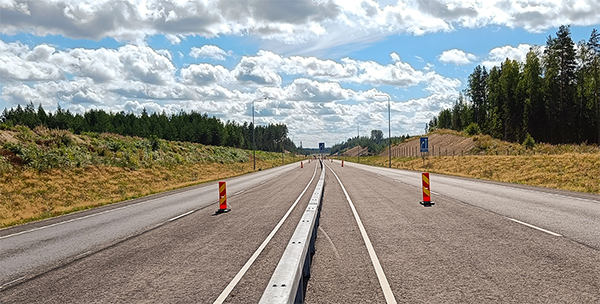 Valtatie 4, Hartola–Oravakivensalmi, Muikunlahti–Kettuvuori, keskikaiteellinen ohituskaistapari