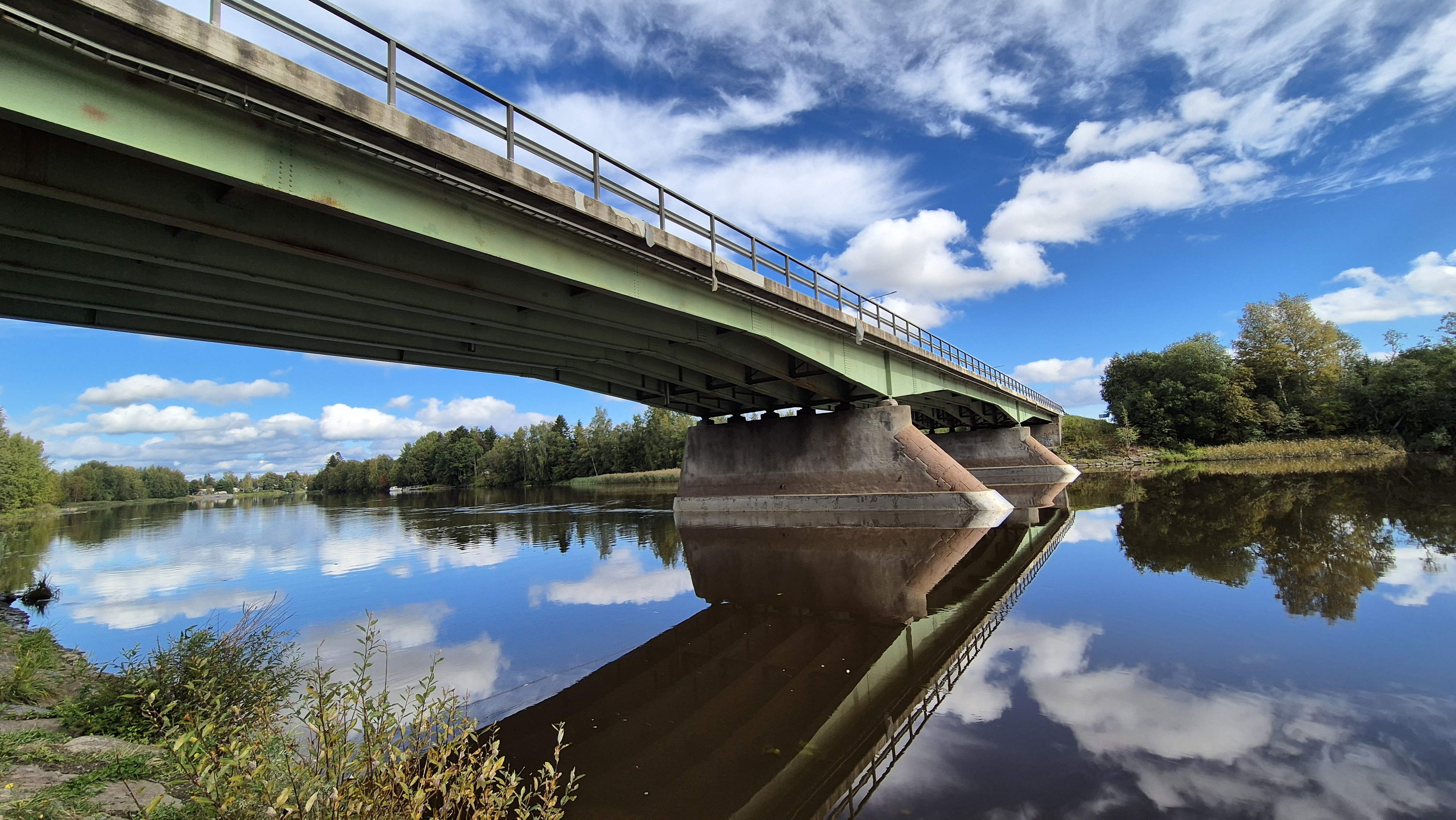 Koiviston silta kesäisessä maisemassa. Kuva: Kreate Oy.