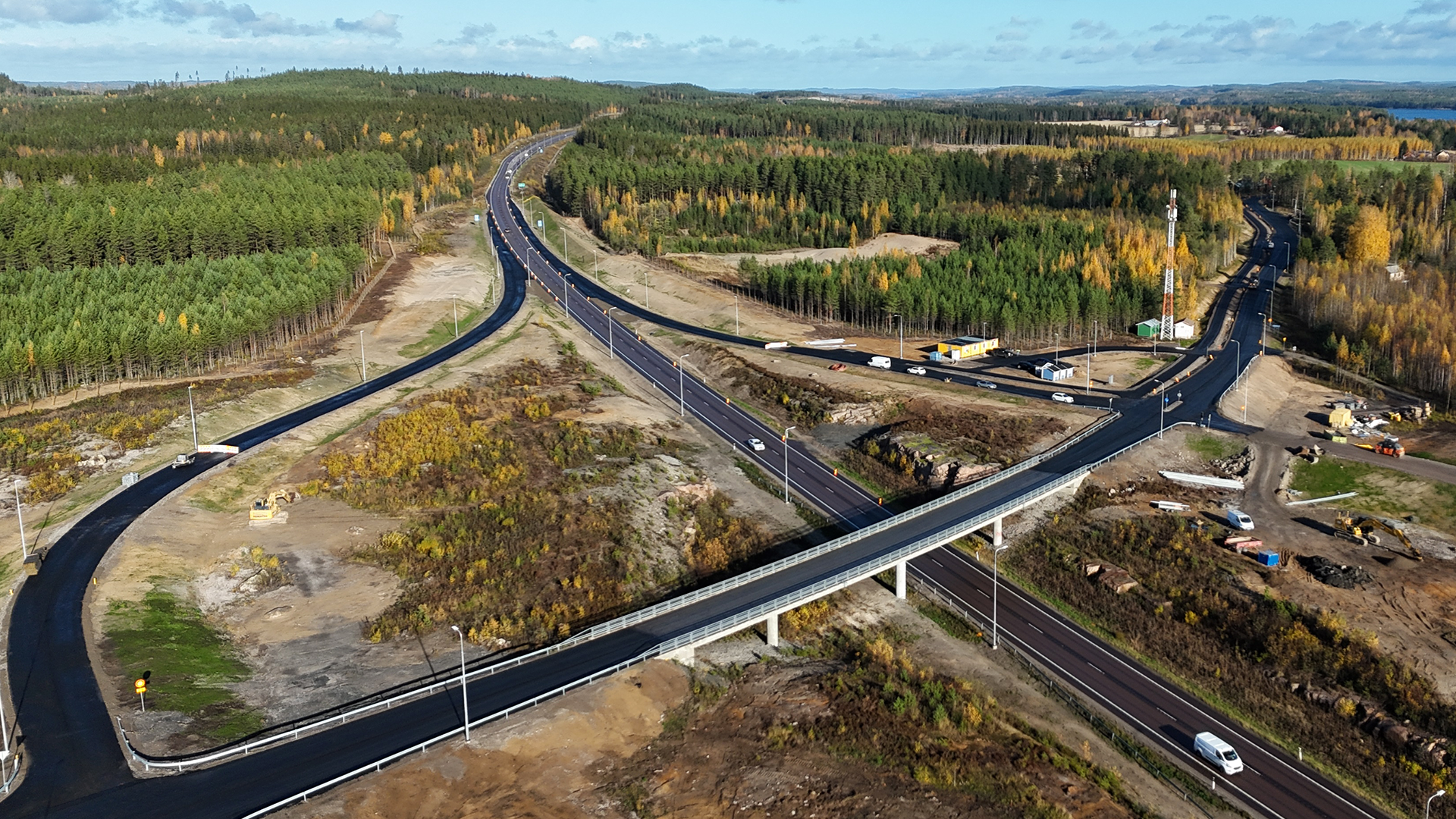 Oravasaaren eritasoliittymän rakennustyömaa.