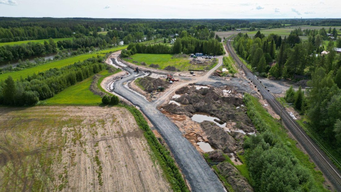 Kesäinen ilmakuva työmaalta.