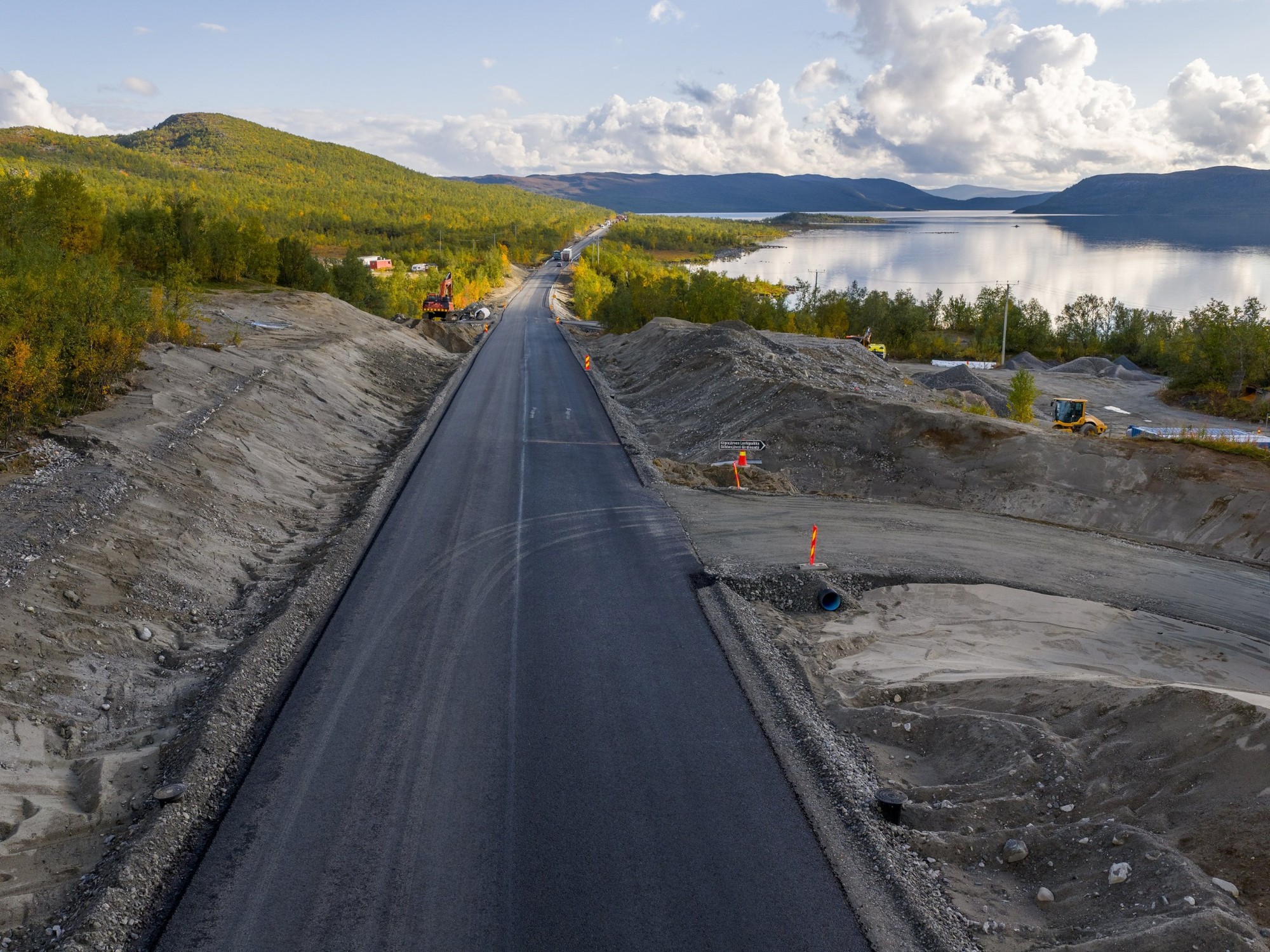 Gilbbesjávri bálggis asfaltuvvo skábmamánu 2025:s.