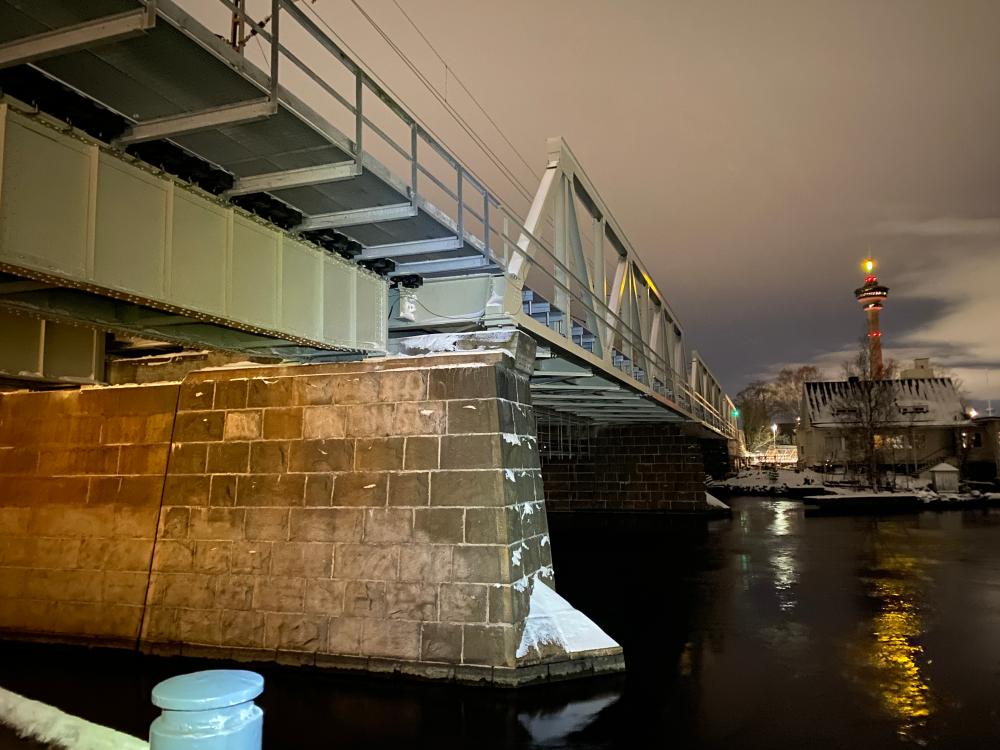 Tammerkosken ratasillat talvisessa maisemassa.
