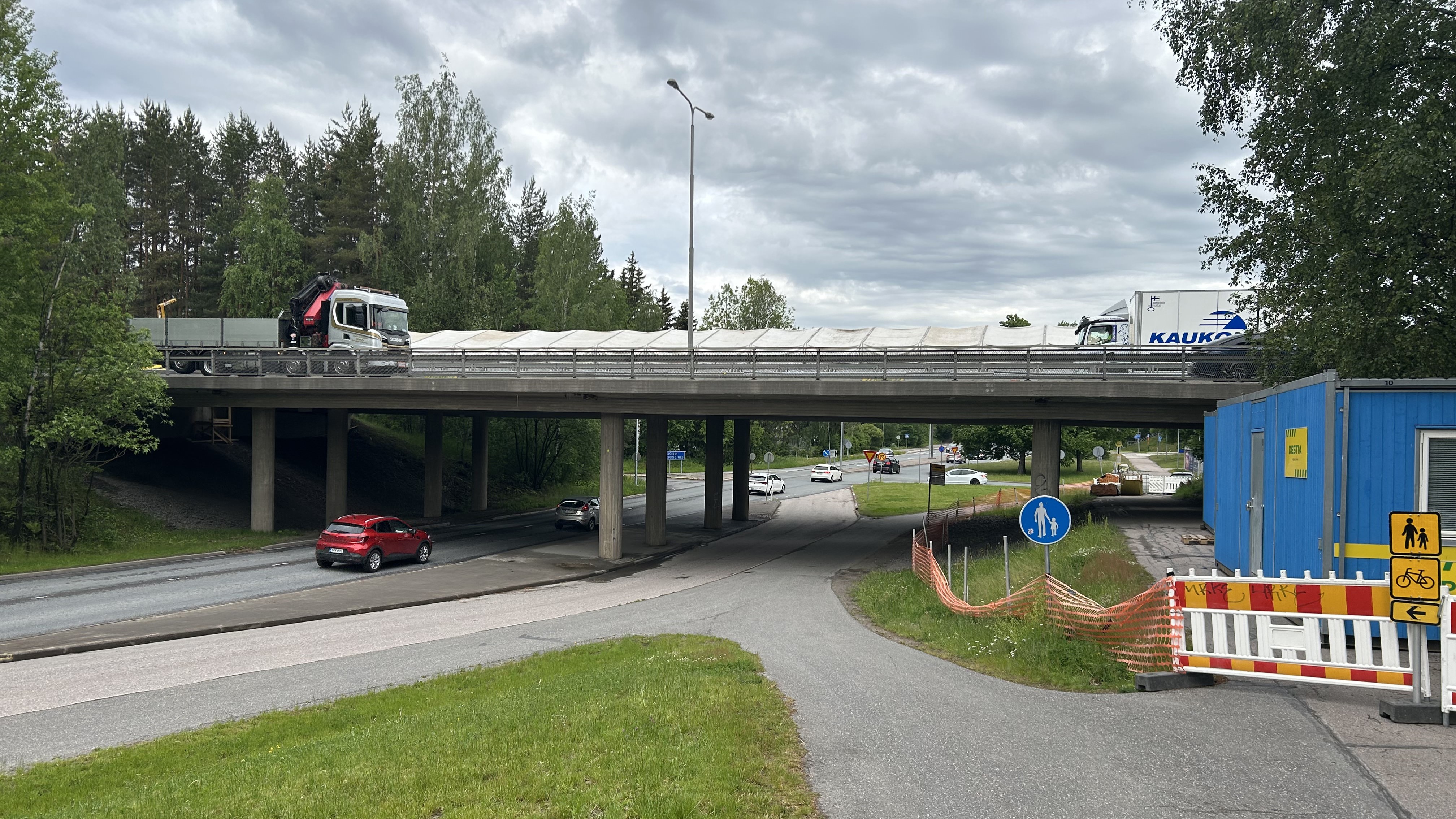 Martinlaakson risteyssiltojen työmaa.