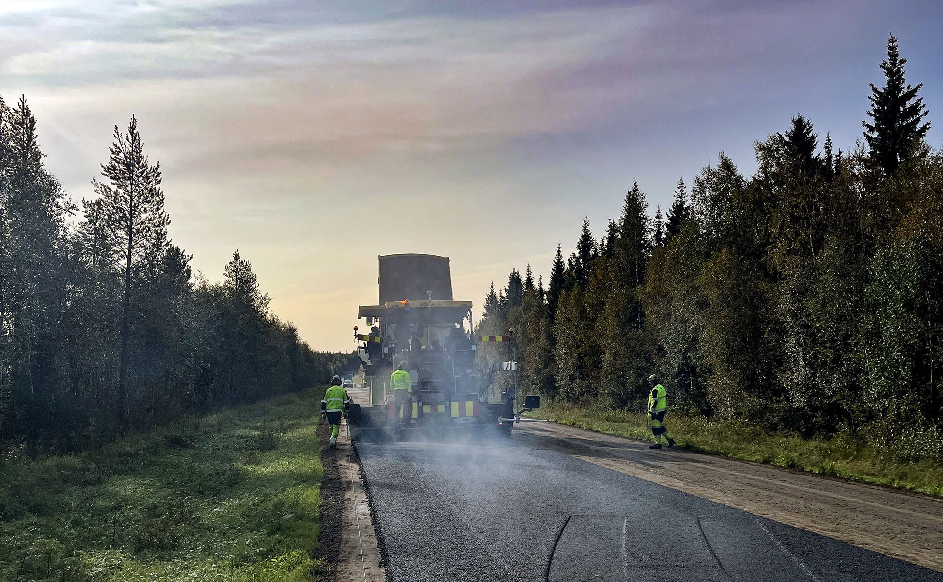 Kuvituskuva asfalttityömaasta.