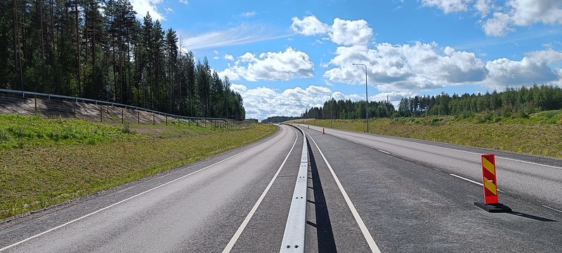 Kuva keskikaiteellisesta tietyömaasta