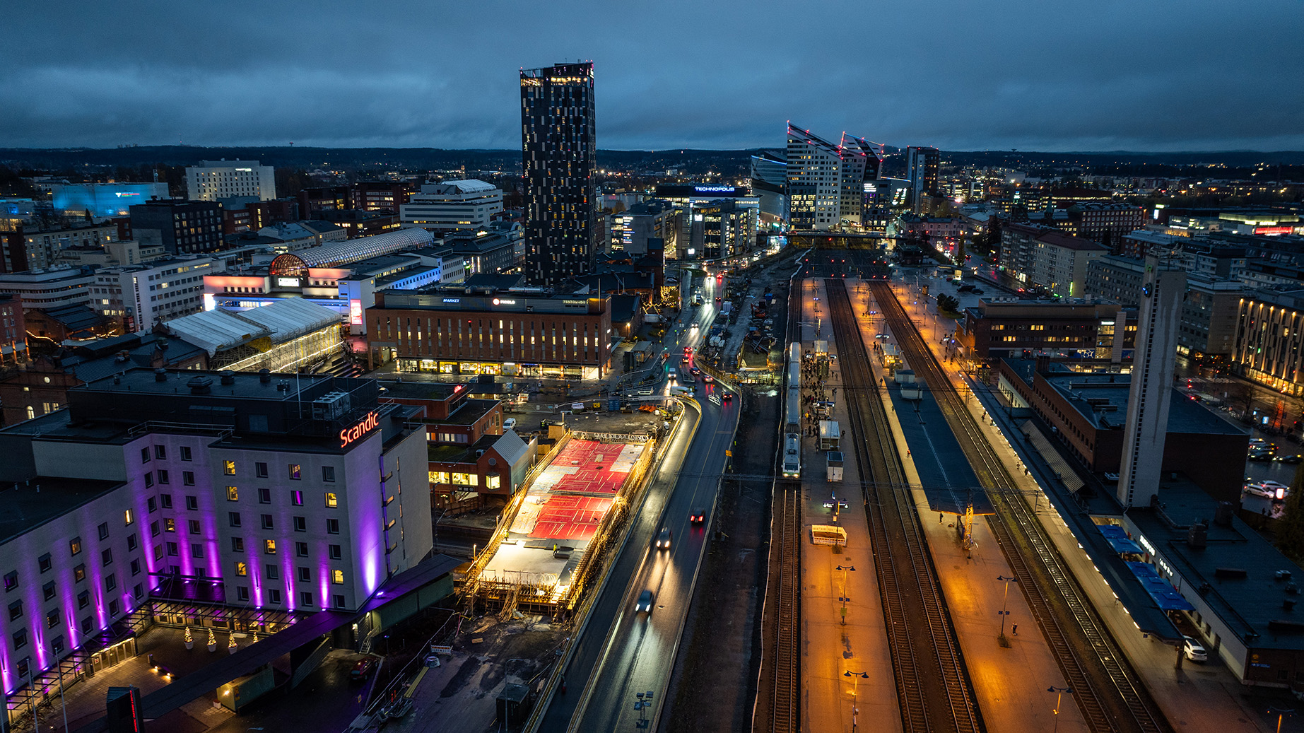 Ilmakuva henkilöratapihasta