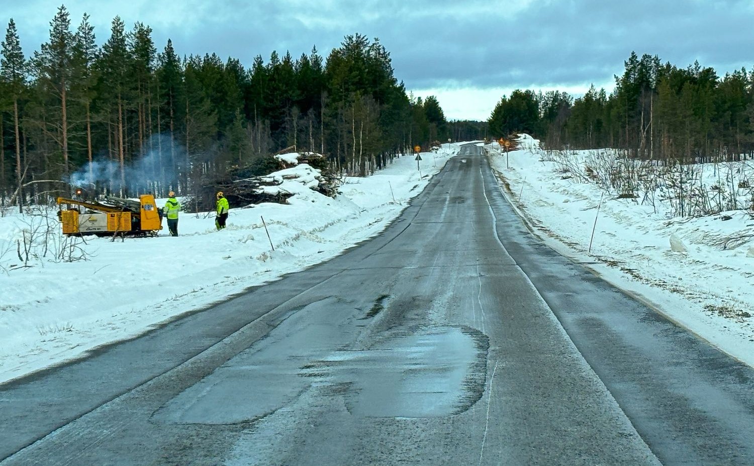 Talvinen kuva tiestä valtatie 21 varrella välillä Palojoensuu-Jatuni.