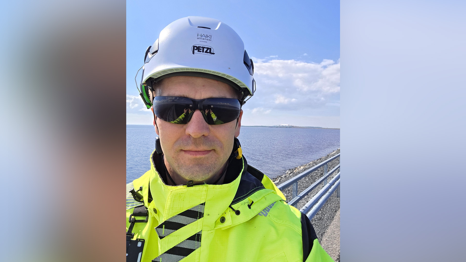 Projektipäällikkö Jukka Päkkilä työmaalla.