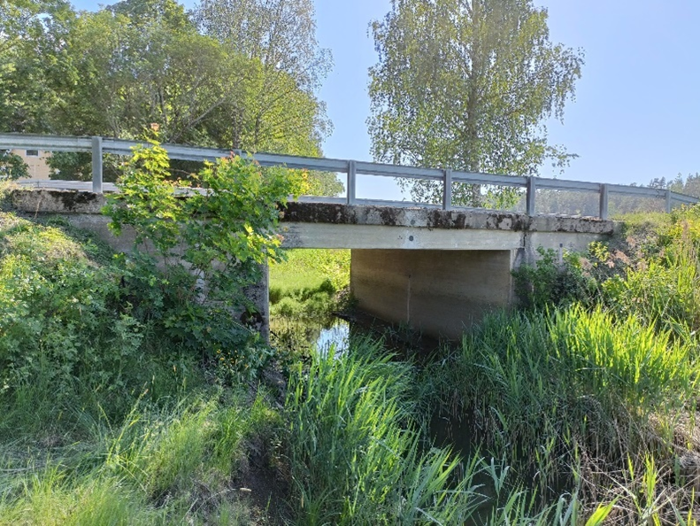 Kuvassa Korvalan siltapaikka kesällä.