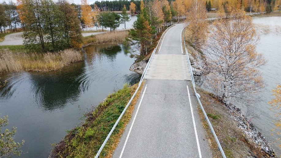 Ilmakuva Roppeensalmen sillasta.