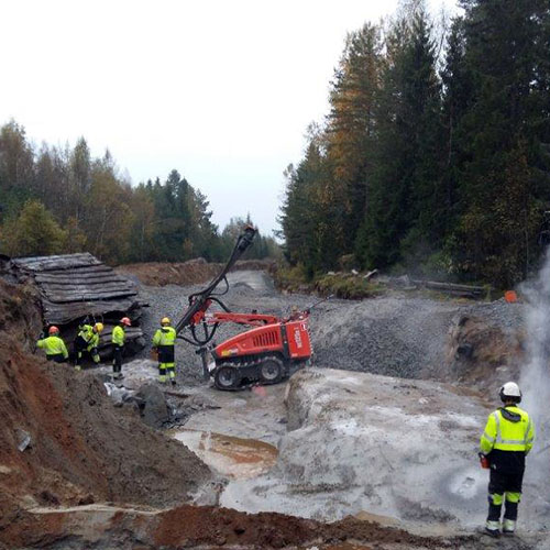 Ratatöiden touhussa.