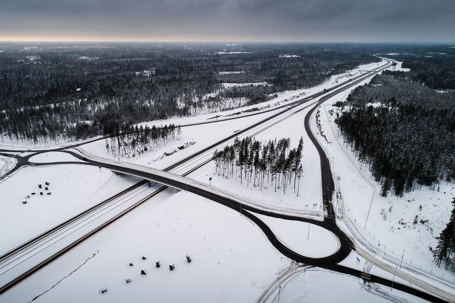 E18 Hamina─Vaalimaa -moottoritie valmistuu etuajassa ja ennakoitua selvästi  edullisemmin - Väylävirasto