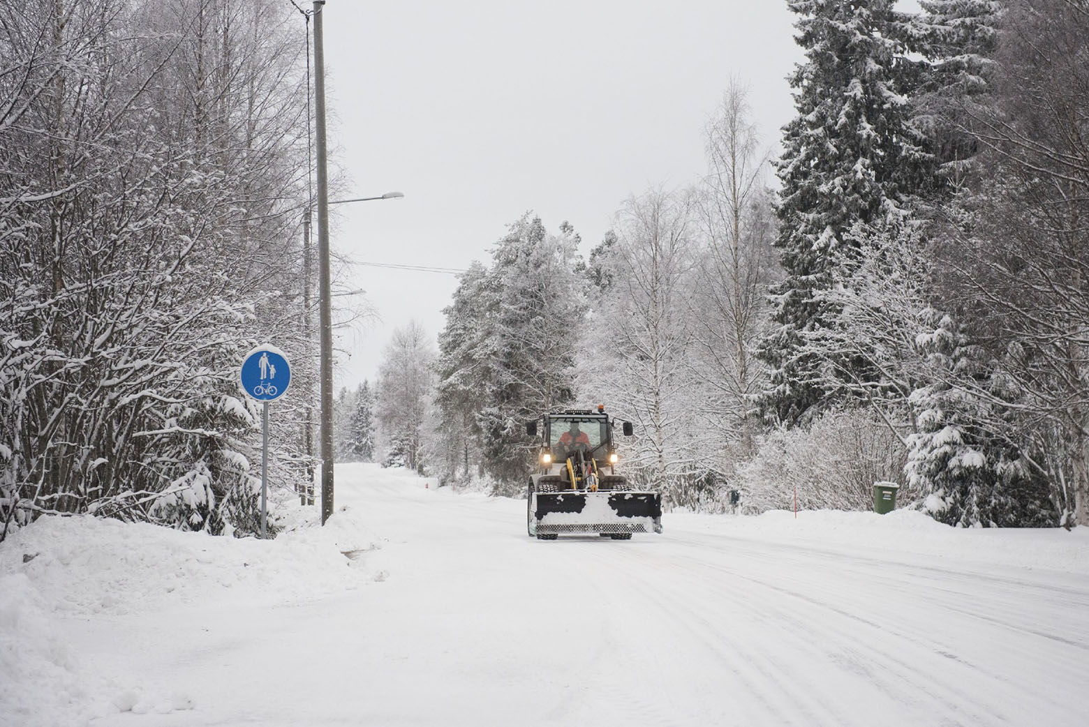 Kuvituskuva aurauskalustosta.