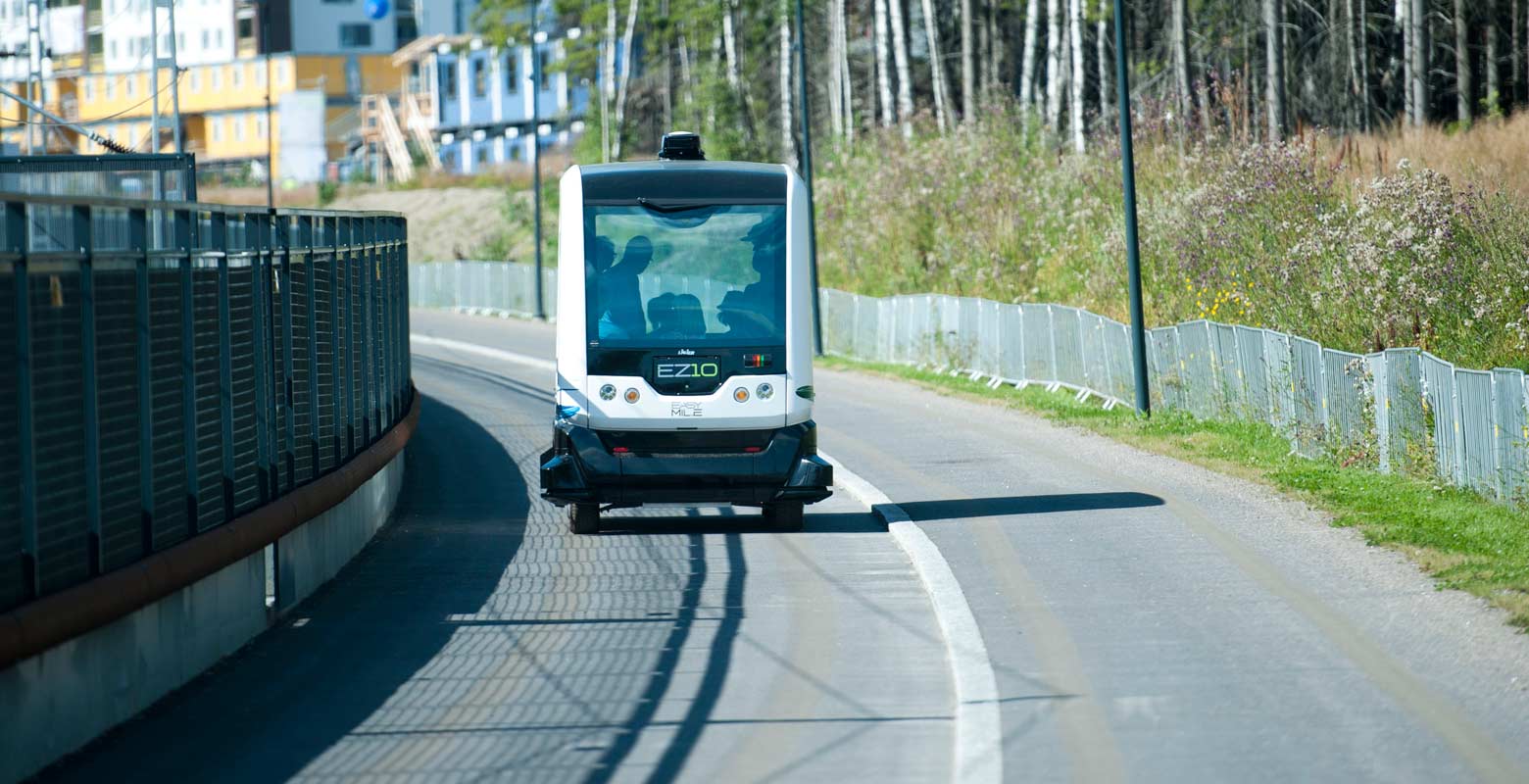 Robot bus in traffic