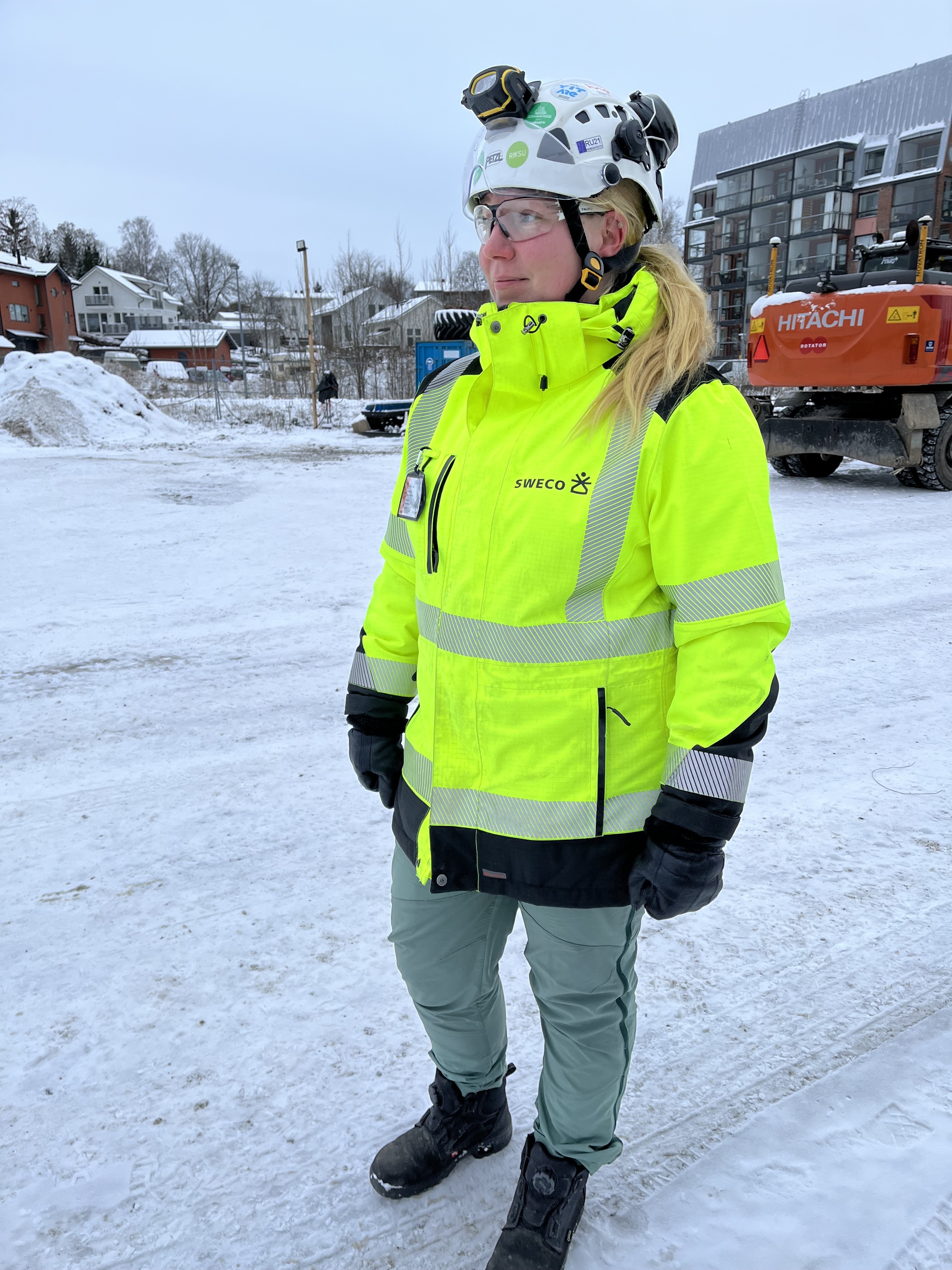 nainen, työvaatteet, lunta, työkone, kerrostalo, tie