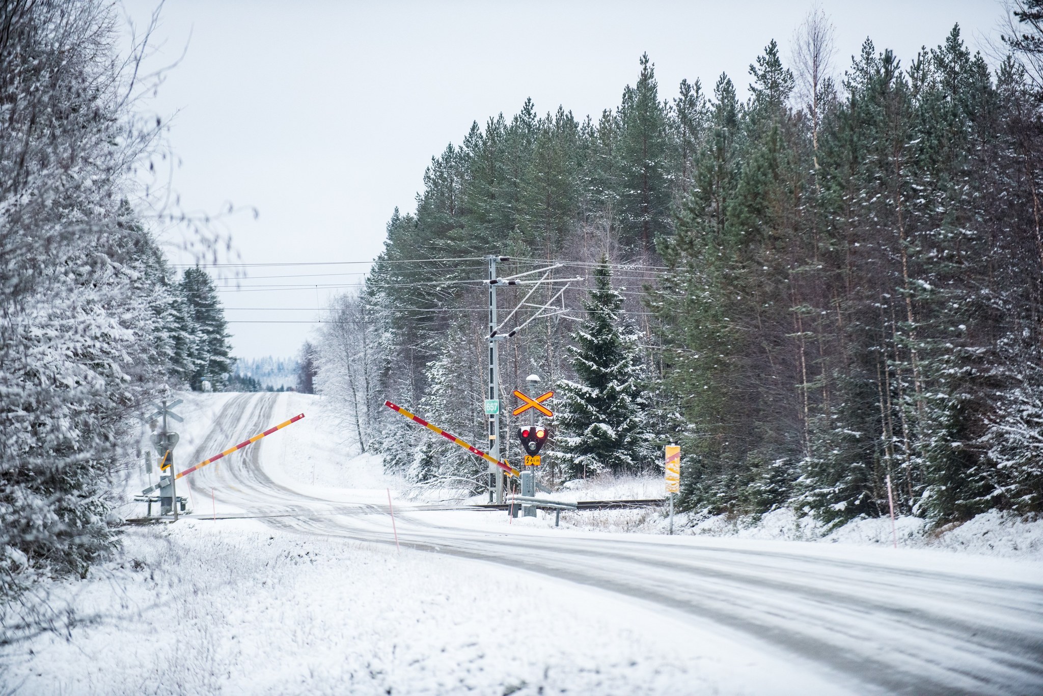 Level crossing in winter.